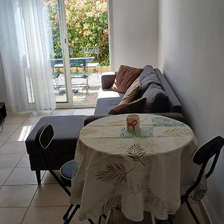 Διαμέρισμα Comfortable 1-bedroom At - Milelli
